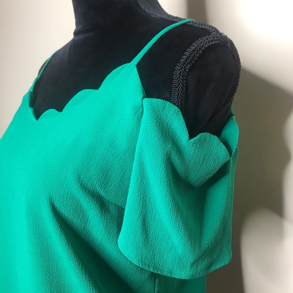 Monteau Off Shoulder Blouse - Picture 2 of 5